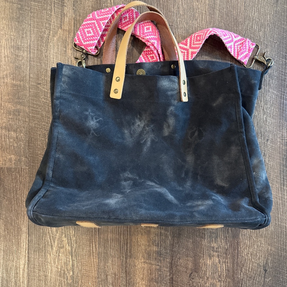 Bagging Rights tote - Picture 2 of 5